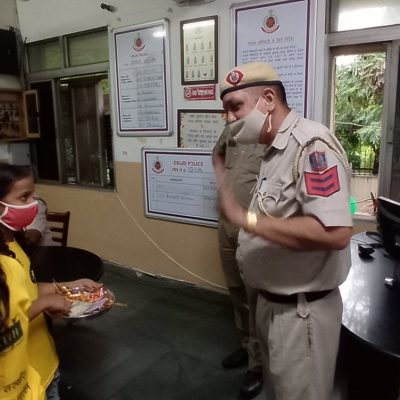 urban slams girls celebrated Raksha Bandhan with Delhi Police
